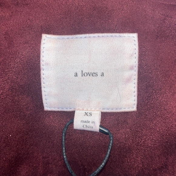 a loves a NWT Faux Suede Button Front Long Sleeve Mini Shirt Dress XS BURGUNDY - Picture 9 of 12